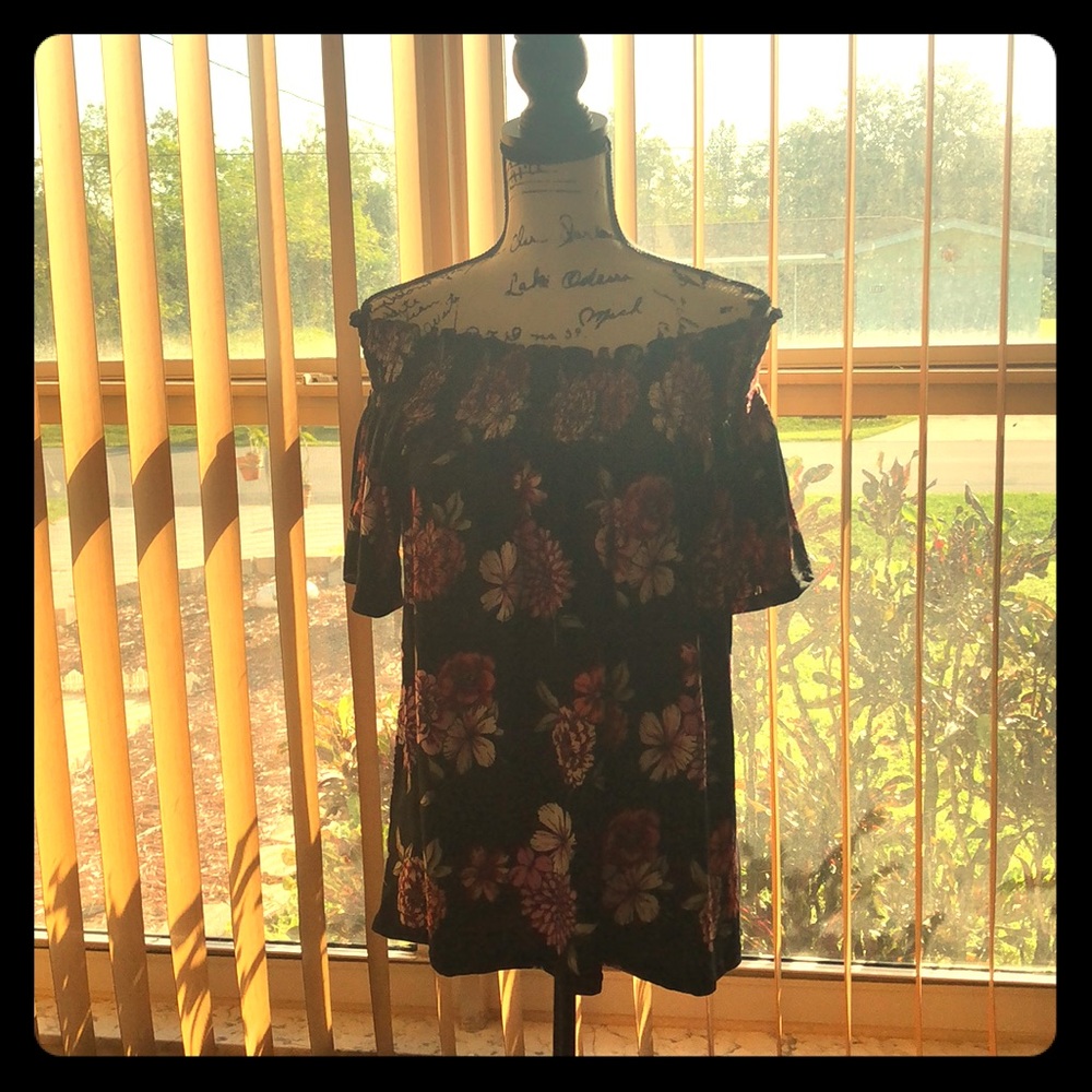 NWT Floral, off the shoulder shirt